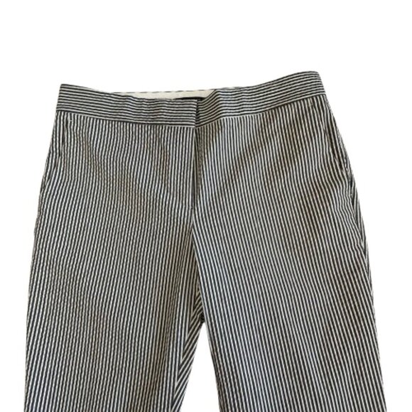 Ann Taylor Women' 6 Devin Fit Blue & White Striped Seersucker Cotton Capri Pants - Picture 3 of 13